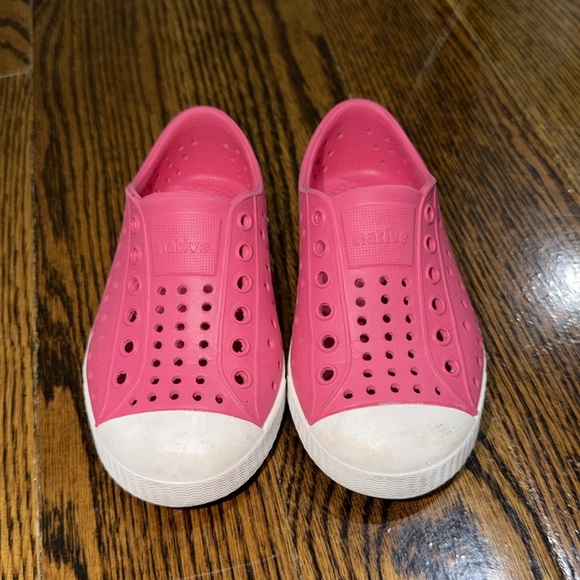 Native Kids Pink Slip-On Shoes 7C - Picture 4 of 6